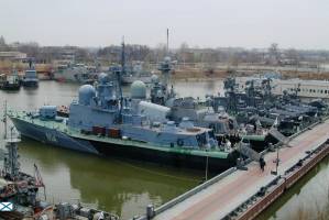 Корабли Каспийской флотилии продолжают масштабные учения
