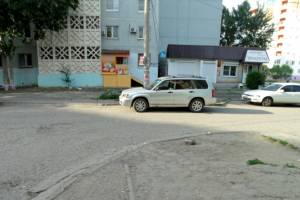 В Астрахани полиция ищет водителя, который сбил пешехода и скрылся
