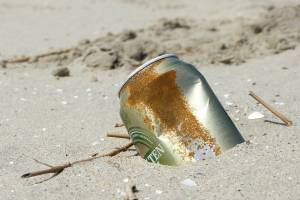 Купальный сезон: на астраханских пляжах будут искать опасные предметы