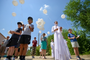В День памяти и скорби астраханцы выпустили в небо 78 000 белых журавликов