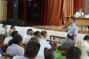 В рамках выездных встреч губернатора Павел Джуваляков посетил Володарский район 