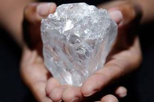 Алмаз весом более 1000 каратов не смогли продать на аукционе