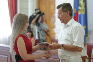 В Астрахани вручили дипломы будущим чиновникам
