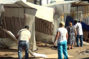 В Астрахани начался демонтаж незаконных павильонов и торговых палаток