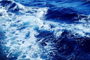 Мужчина бесследно исчез с корабля в Каспийском море