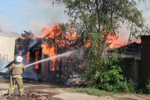 Подробности сильного пожара на Лычманова