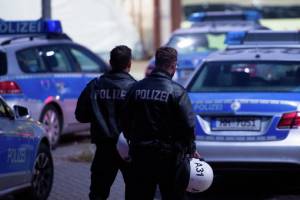 В Германии полицейских приняли за стриптизеров