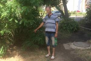 Астраханец с наркотиками прятался от полицейских за гаражами