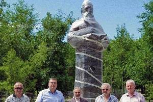 Завтра в Астрахани откроется первый в России памятник Омару Хайяму