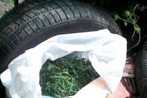 Астраханец прятал наркотики в колесо автомобиля