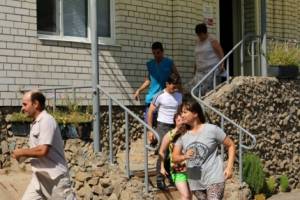 Более 40 человек эвакуировали из реабилитационного центра в Астрахани