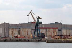 В Астрахани приступили к строительству первого круизного лайнера