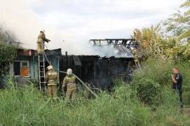 В Астраханской области неосторожное обращение с огнем привело к двум пожарам