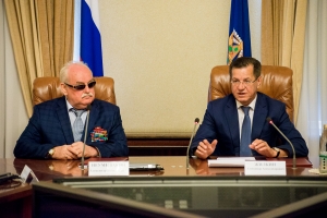 Губернатор Александр Жилкин подписал соглашение со Всероссийским обществом слепых