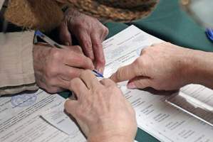В Астрахани избиратели голосуют на дому