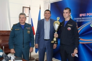 Начальник Главного управления и заместитель председателя правительства Астраханской области провели награждение