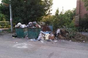 Ситуация с вывозом мусора в Астрахани критическая