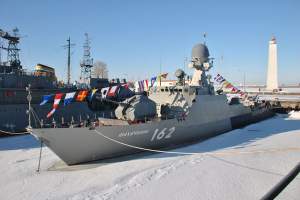 Корабли Каспийской флотилии готовятся к наступающим холодам
