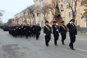 В Астрахани торжественным маршем отметили День сотрудников МВД