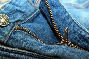 В Астрахани студент соблазнился чужими джинсами