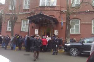 Астраханцы митингуют у стен облдумы против Социального кодекса