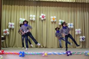 В Астрахани людей с ограниченными возможностями объединили "Краски радости"