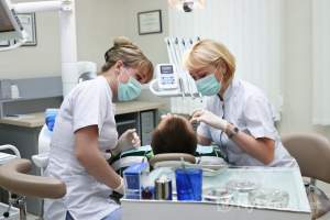 Частные стоматологии в Астрахани скрывают бесплатные услуги