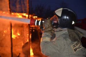 В Астраханской области из за неосторожной готовки сгорел дом