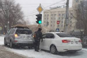 В Астрахани из-за непогоды произошло 45 ДТП