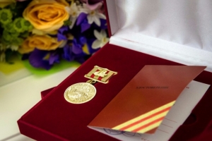 В Астрахани награждены почётными знаками участники битвы за Москву