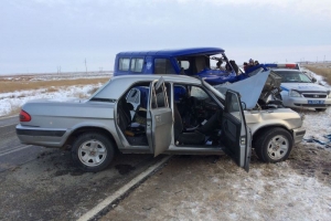 На трассе «Астрахань – Волгоград» погиб водитель «Волги», пассажирка в реанимации