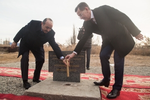 В Астрахани заложили памятную капсулу в фундамент будущего азербайджанского делового центра
