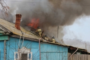 Озвучена предварительная причина пожара, произошедшего накануне в Трусовском районе