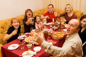 60% жителей Астрахани планируют отмечать Новый год дома