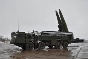 Ракетчики испытывают комплексы «Искандер-М» на полигоне под Астраханью