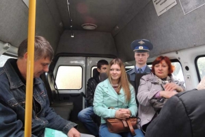 Астраханские полицейские проехались в маршрутных такси под видом обычных пассажиров
