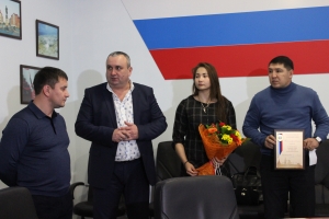 Министр спорта Астраханской области поздравил с победой самбистку Гульфию Мухтарову