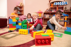 К концу года в Астрахани появится около 1000 свободных мест в детских садах