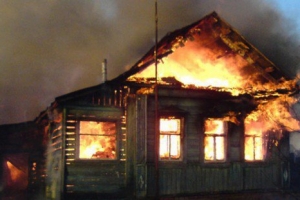 В Астраханской области накануне сгорело два дома