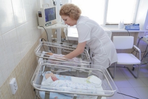 В праздничные дни в Астрахани родилось 185 малышей, в том числе четыре двойни
