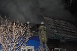 В Астраханской области при пожаре спасли 12 человек