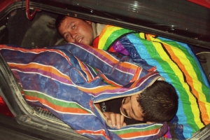 Житель Узбекистана пытался попасть в Астраханскую область в багажнике автомобиля