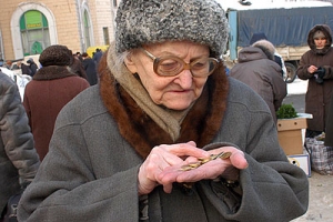 Пенсионерам Астраханской области установили минимум для проживания на 2015 год
