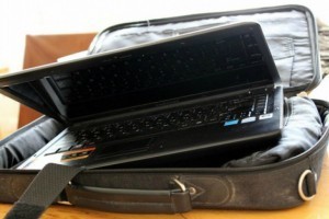 Житель Астрахани похитил из открытого гостиничного номера ноутбук администратора