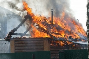 Причина пожара - нарушение правил пожарной безопасности при эксплуатации отопительной печи