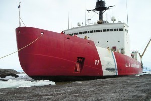 С начала зимней навигации ледоколы вывели из Каспийского моря 28 судов