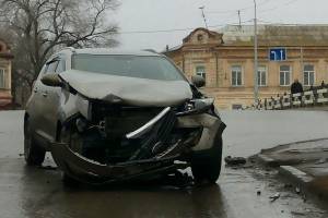 Серьезное ДТП на улице Бэра в Астрахани
