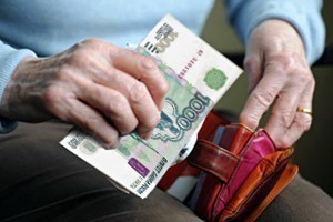 В Астрахани мошенники обманули пенсионерку на 300 тысяч рублей