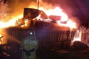 В Астраханской области из-за нарушений в использовании электрооборудования сгорел дом