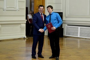 Астраханские студенты могут подать заявку на Губернаторскую стипендию